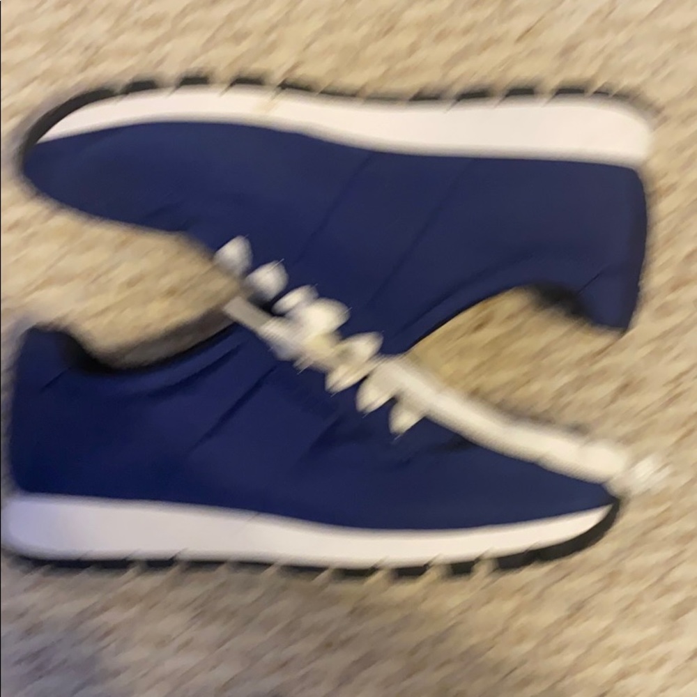Prada shoes - Picture 2 of 3